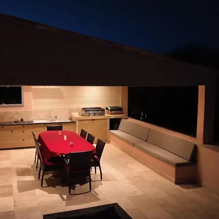 La Chiappa Bord De Avec Piscine Chauffee Et Jacuzzi Βίλα