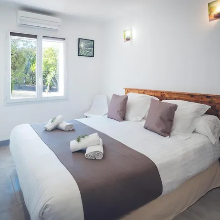 Βίλα La Chiappa Bord De Avec Piscine Chauffee Et Jacuzzi *