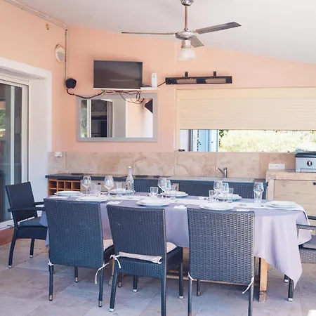 La Chiappa Bord De Avec Piscine Chauffee Et Jacuzzi Βίλα