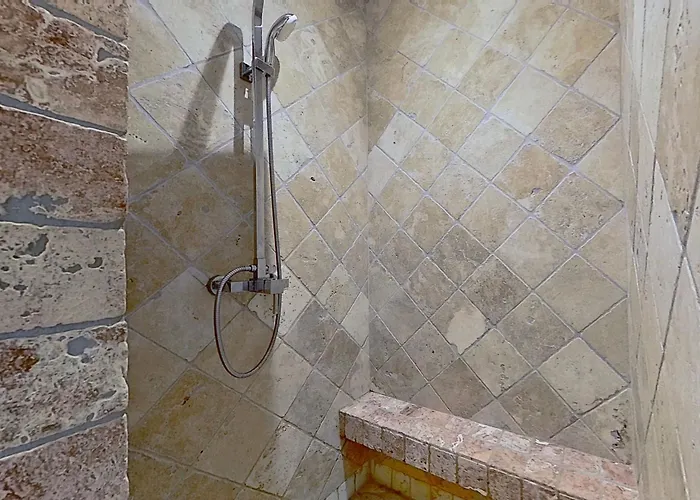 Vila La Chiappa Bord De Avec Piscine Chauffee Et Jacuzzi