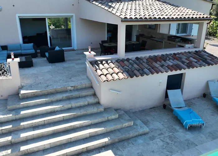 La Chiappa Bord De Avec Piscine Chauffee Et Jacuzzi Vila